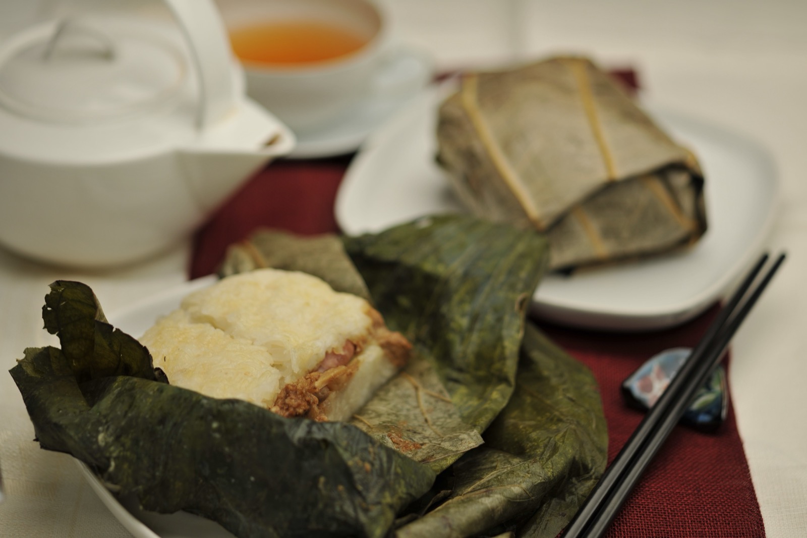 Lotus leaf glutinous rice served with tea